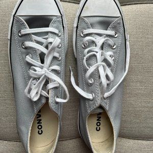 Converse, low top, platform sneaker, gray, size 6